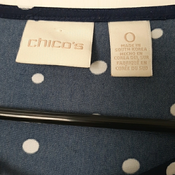 Chico's Navy Polka Dot 3/4 Sleeve Split Neck Pullover Top sz XS (0) - Picture 5 of 7